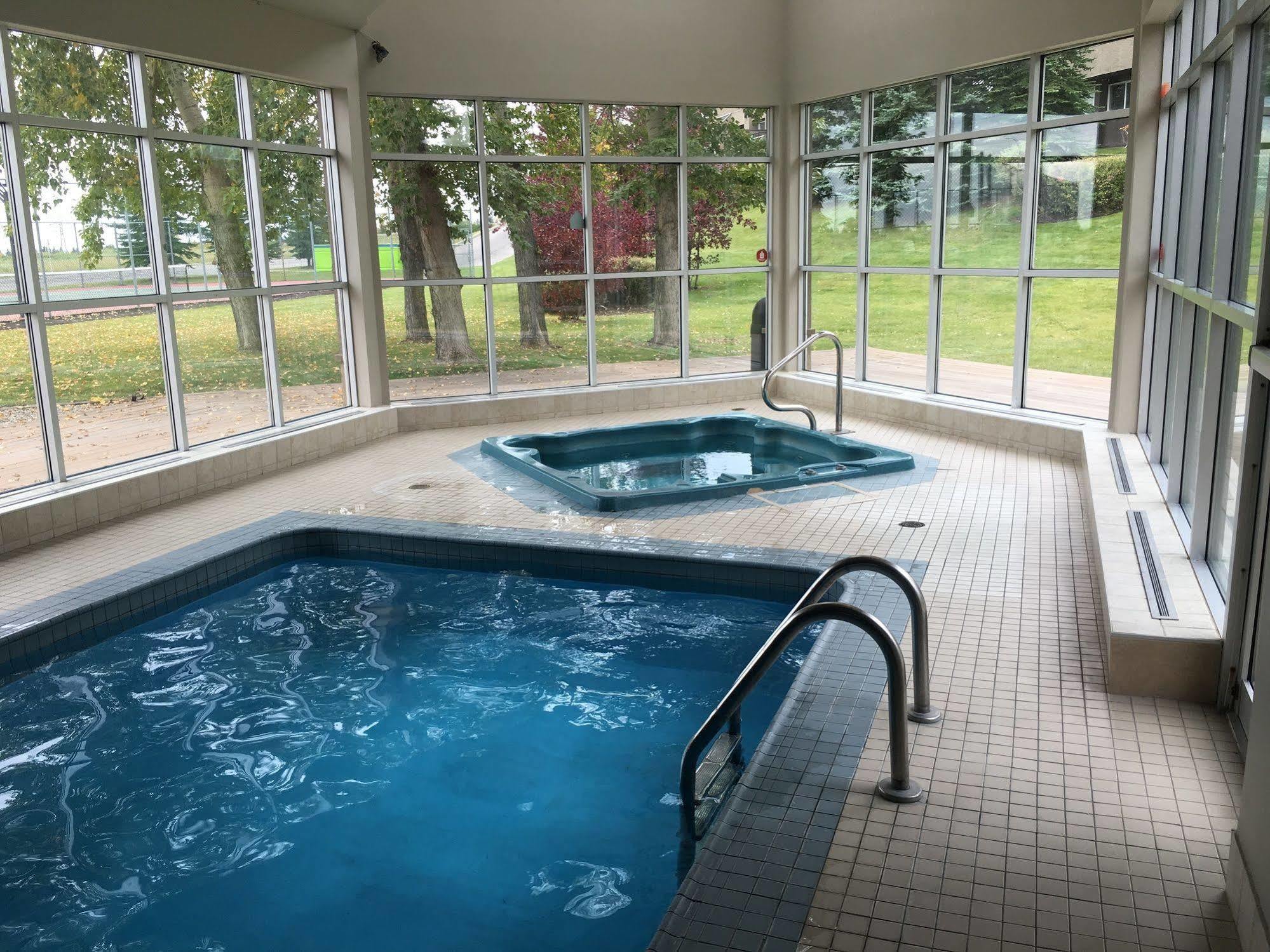 Olympic Suites YYC Kültér fotó