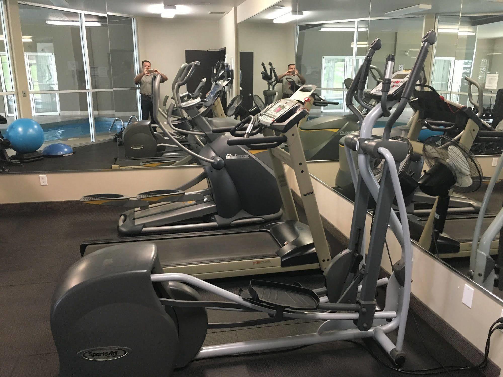 Olympic Suites YYC Kültér fotó